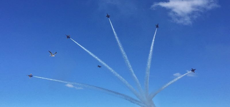 Fighter jets flying apart