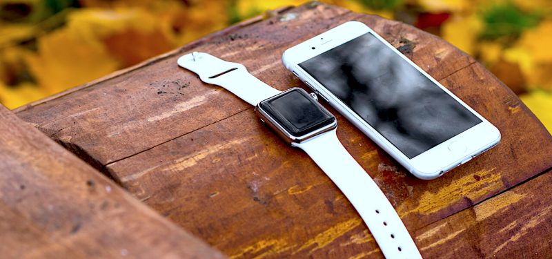 iPhone and Apple Watch sitting in a tree: K.I.S.S.I.N.G.